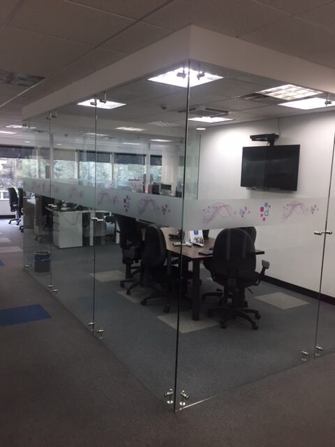 Divisiones en vidrio