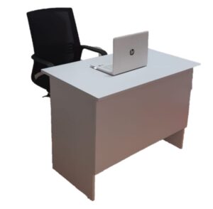 Escritorios. puestos de trabajo